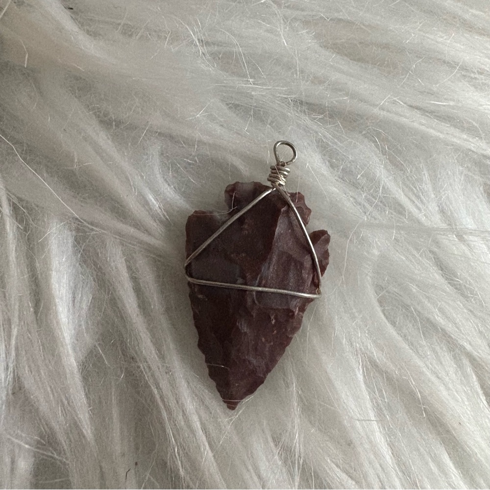 Stone & Spirit Arrows – Crystal Arrowhead Pendant Collection - Picture 4 of 5